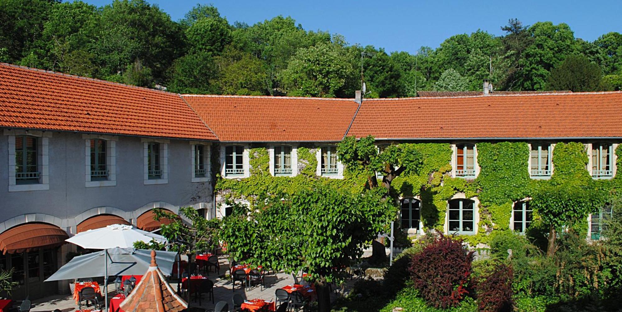 Logis Hostellerie Du Perigord Vert บร็องโทม ภายนอก รูปภาพ