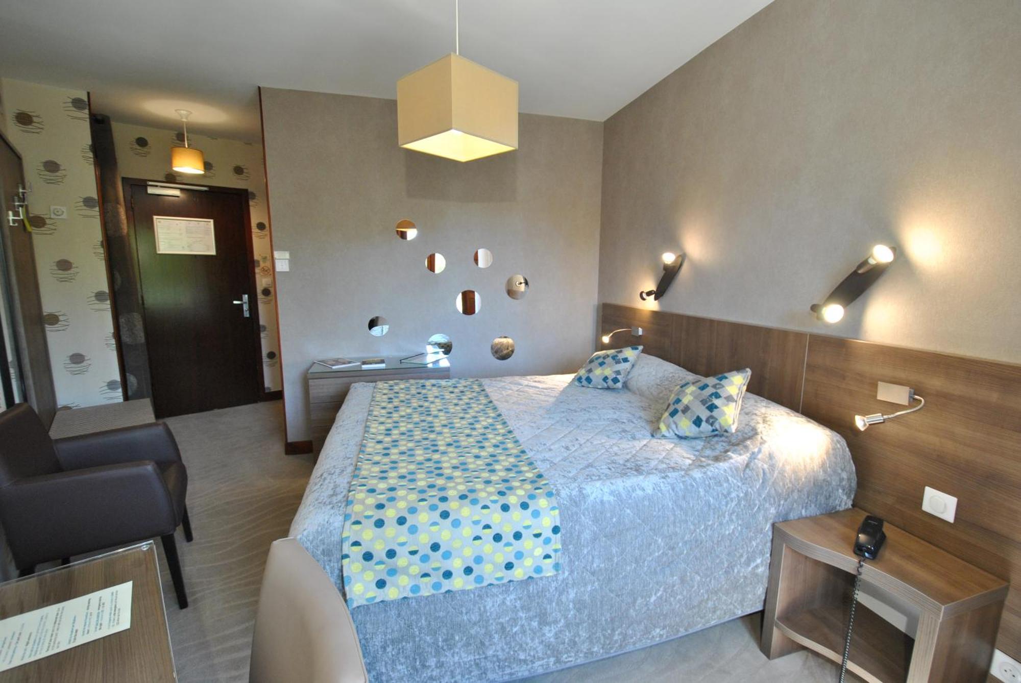 Logis Hostellerie Du Perigord Vert บร็องโทม ภายนอก รูปภาพ