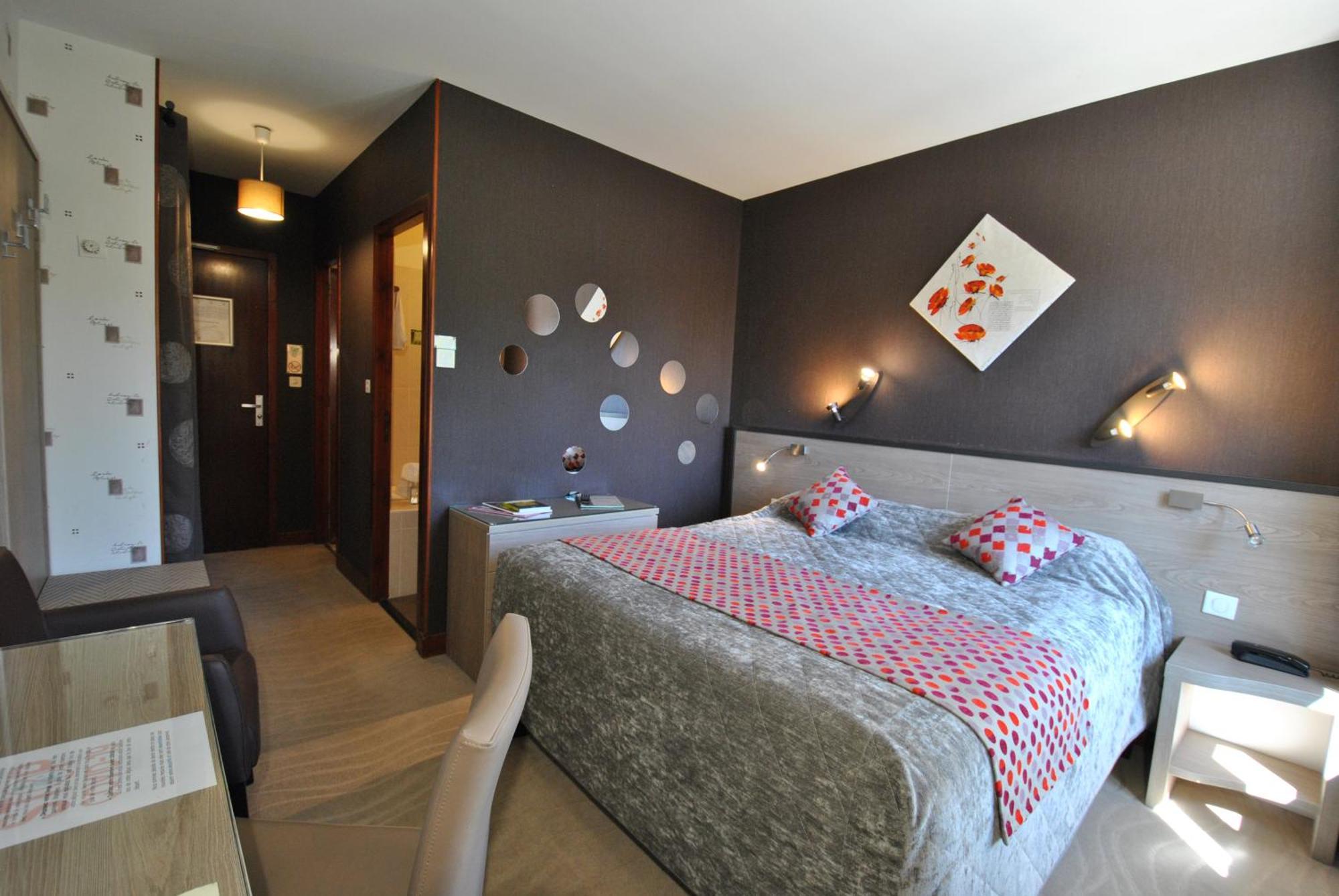 Logis Hostellerie Du Perigord Vert บร็องโทม ภายนอก รูปภาพ