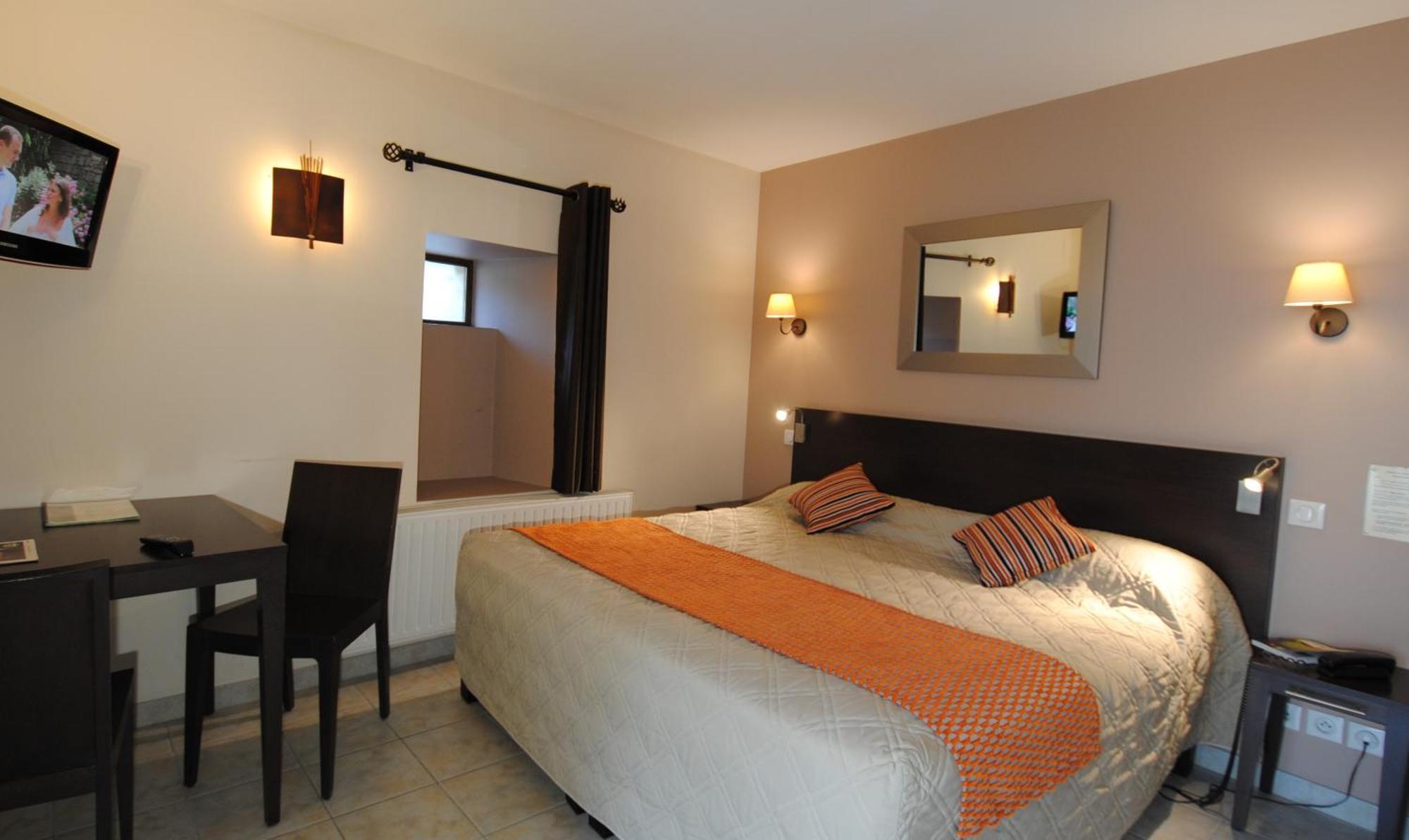 Logis Hostellerie Du Perigord Vert บร็องโทม ภายนอก รูปภาพ